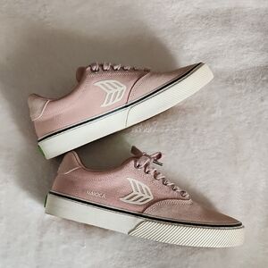 Cariuma Pink Low-Top Sneakers, Sz 9.5